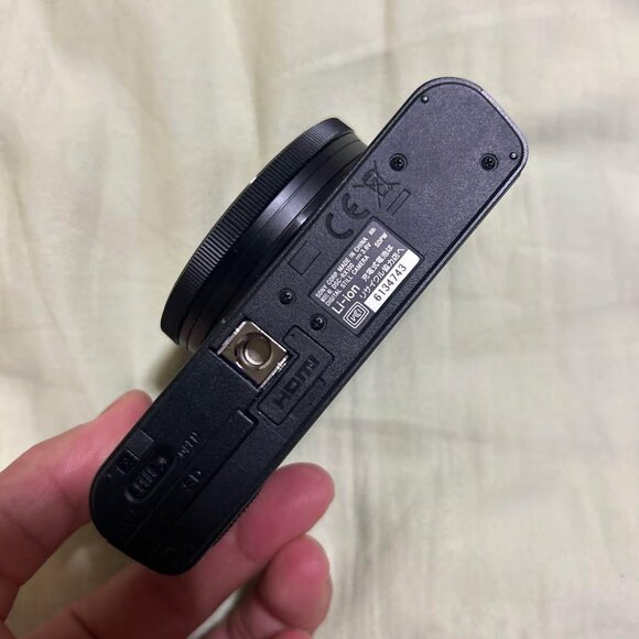 SONY Cyber-shot DSC-RX100 - Picture 5 of 7